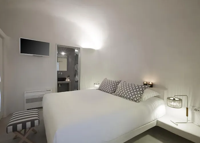 Aura Фиростефани