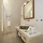 Aura *